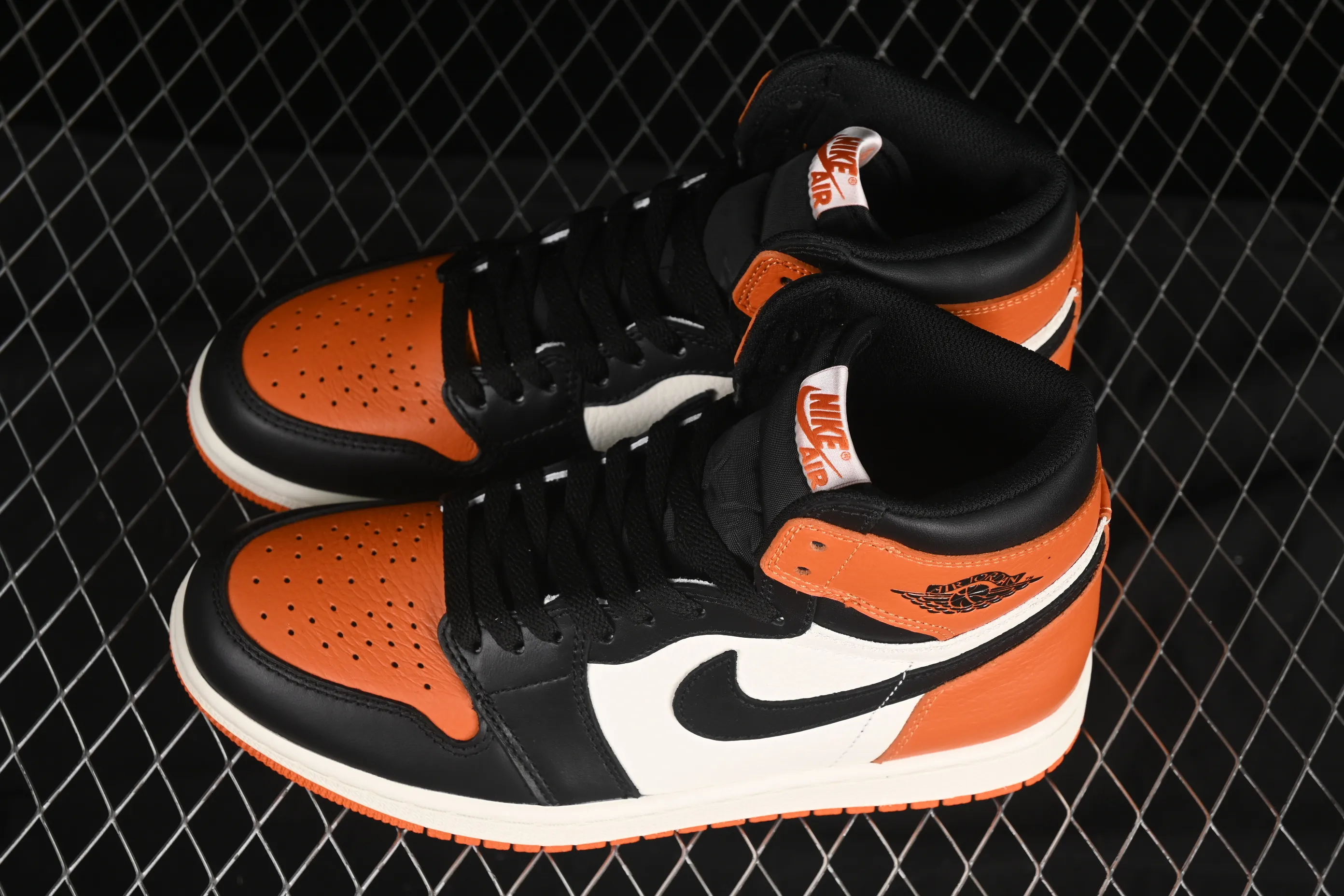 All Categories Air Jordan Jordan Series Basketball Shoes Air Jordan 1 High Air Jordan 1 High OG "Shattered Backboard" AJ1 Joe 1 New Shattered DZ5485-008